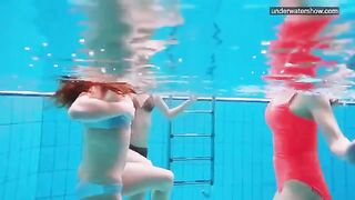 Nude girls in the pool were photographed with a hidden camera