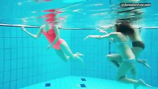 Nude girls in the pool were photographed with a hidden camera