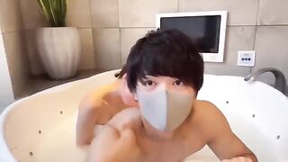Japanese guy’s slippery handjob leads to intense, oily finish