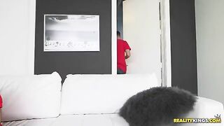 A man harshly fucked a pretty woman in the shower