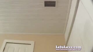 The guy pushed the girl’s pussy and made her cum hard