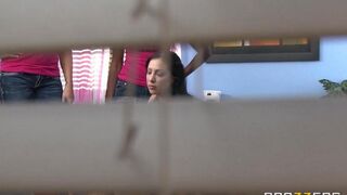 A couple has sex right in the college dormitory, no one is against it