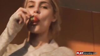 Undressed girl sat on a dick and began to shake