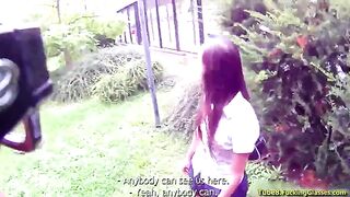 A stranger made a blowjob to the guy in the bushes, reminiscent of daring outdoor encounters