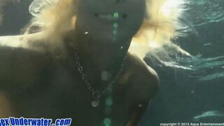 Blowjob porn with a hot girl in the underwater scene