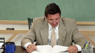A student girl got a good mark thanks to her teacher's excellent blowjob