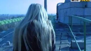 Tourist left his girl in the mountains and fucked Pikaper