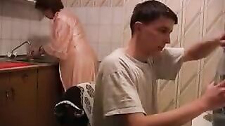 Raped mom in the kitchen, even more exciting than just family affairs