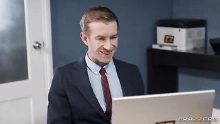 A sexy girl in stockings came to fuck with her boss