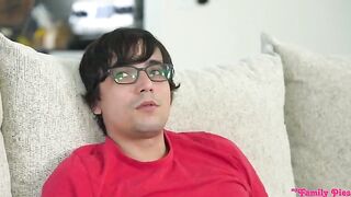 A man got rid of unnecessary thoughts in a steamy bed scene