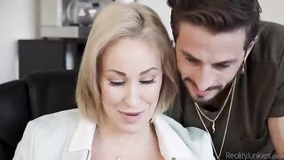 Overworked woman gets fucked by her boss right in the office