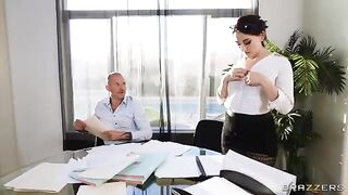 Two hot coworkers are fucking like there's no tomorrow in the office