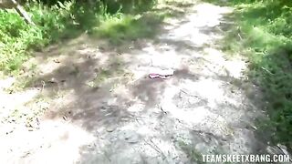 A girl can’t resist sex right in the middle of nature
