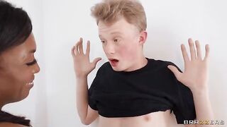 Prankster got a pussy sandwich on the bed