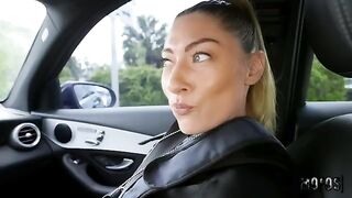 A hot and very hungry cop stopped me in his car
