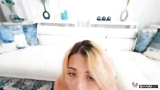 The pretty woman wants to feel a real cock in her pussy