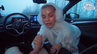 A beautiful girl made a date with someone on the internet in the car