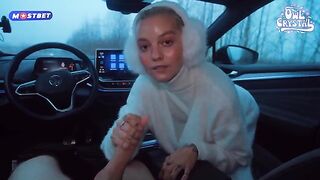 A beautiful girl made a date with someone on the internet in the car
