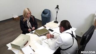The boss doesn't seem to care that I'm married, so I keep doing it
