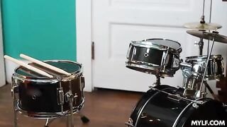A girl just loves to fuck with her girlfriend more and more