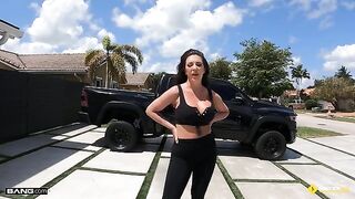 A girl was fucked in the garage by her boyfriend