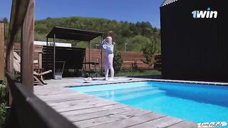 The beauty has improved her daily activities by doing gymnastics, showcasing her petite frame