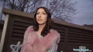 The girl was tricked by a cunning agent and got fucked in the toilet for cash