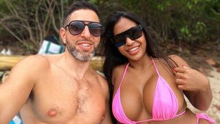 The vacation was a success: sea, sun, sex at sunset - Bombshell