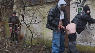 A girl was fucked in public by a stranger, it was amazing