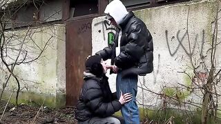 A girl was fucked in public by a stranger, it was amazing