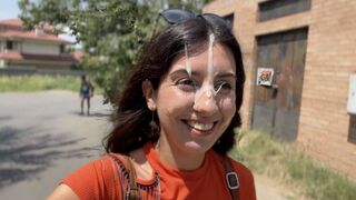 A sexy girl got a huge cumshot on her face during an adventurous cumwalk