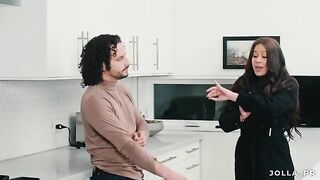 My employee came to ask for a raise, so I took control