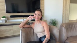 Casting of a 18 years old petite girl turned into a sex threesome with squirting