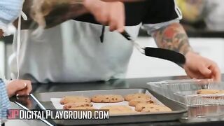Petite Khloe Kapri bakes in a sexy bootie apron